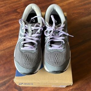 ASICS gel-contend 7 size 8